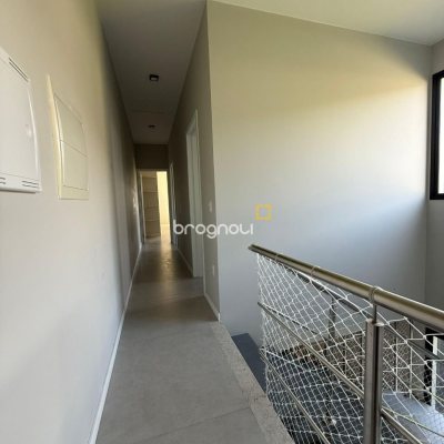 Casa com 127m², 3 quartos (sendo 1 suíte), 2 garagens, no bairro Cachoeira do Bom Jesus em Florianópolis
