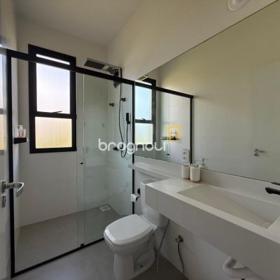 Casa com 127m², 3 quartos (sendo 1 suíte), 2 garagens, no bairro Cachoeira do Bom Jesus em Florianópolis