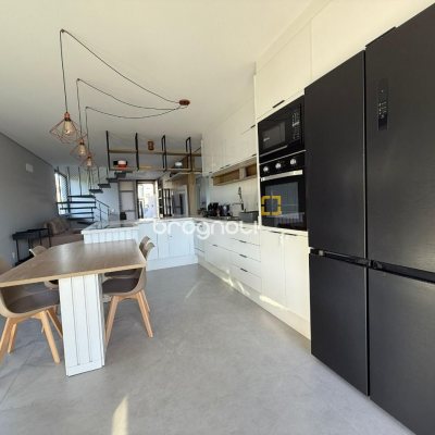 Casa com 127m², 3 quartos (sendo 1 suíte), 2 garagens, no bairro Cachoeira do Bom Jesus em Florianópolis