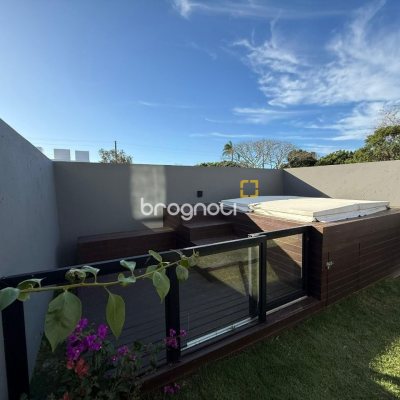Casa com 127m², 3 quartos (sendo 1 suíte), 2 garagens, no bairro Cachoeira do Bom Jesus em Florianópolis