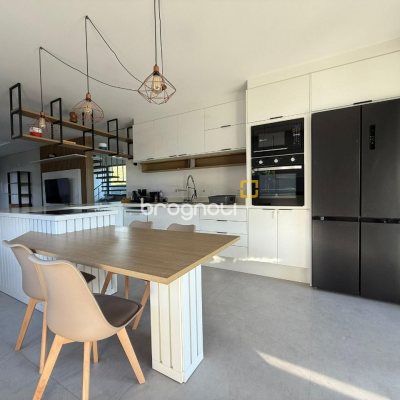 Casa com 127m², 3 quartos (sendo 1 suíte), 2 garagens, no bairro Cachoeira do Bom Jesus em Florianópolis