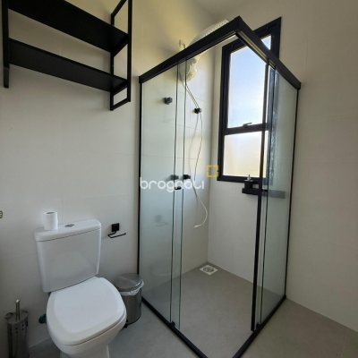 Casa com 127m², 3 quartos (sendo 1 suíte), 2 garagens, no bairro Cachoeira do Bom Jesus em Florianópolis
