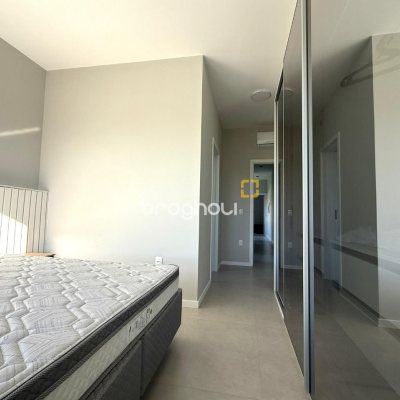 Casa com 127m², 3 quartos (sendo 1 suíte), 2 garagens, no bairro Cachoeira do Bom Jesus em Florianópolis