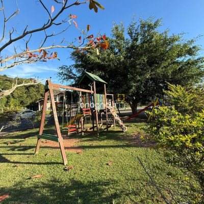 Casa com 127m², 3 quartos (sendo 1 suíte), 2 garagens, no bairro Cachoeira do Bom Jesus em Florianópolis