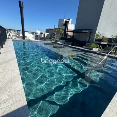 Apartamento com 107m², 3 quartos (sendo 1 suíte), 2 garagens, no bairro Centro em Florianópolis