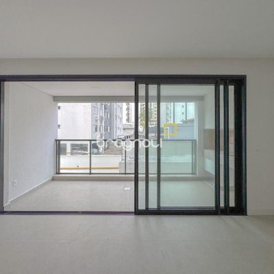 Apartamento com 107m², 3 quartos (sendo 1 suíte), 2 garagens, no bairro Centro em Florianópolis