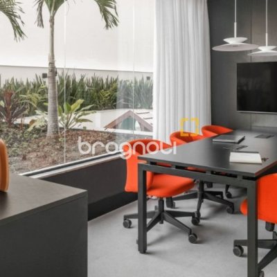 Apartamento com 107m², 3 quartos (sendo 1 suíte), 2 garagens, no bairro Centro em Florianópolis