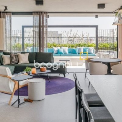 Apartamento com 107m², 3 quartos (sendo 1 suíte), 2 garagens, no bairro Centro em Florianópolis