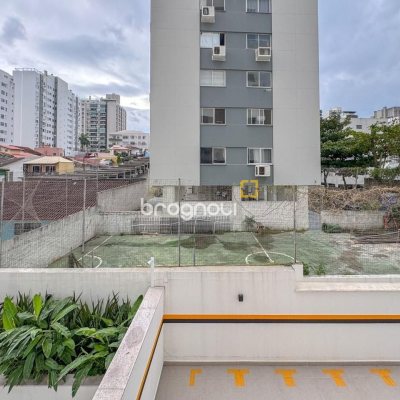 Apartamento com 107m², 3 quartos (sendo 1 suíte), 2 garagens, no bairro Centro em Florianópolis