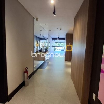 Apartamento com 107m², 3 quartos (sendo 1 suíte), 2 garagens, no bairro Centro em Florianópolis