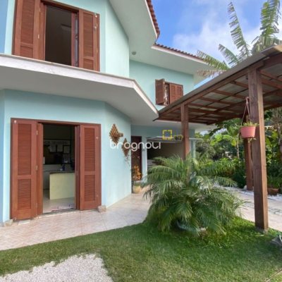 Casa com 156m², 5 quartos (sendo 1 suíte), 2 garagens, no bairro Vargem Grande em Florianópolis