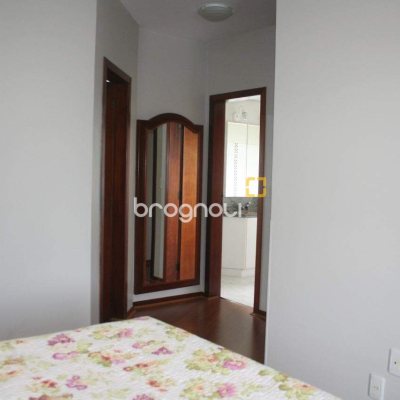 Apartamento com 264m², 4 quartos (sendo 2 suítes), 2 garagens, no bairro Agronômica em Florianópolis