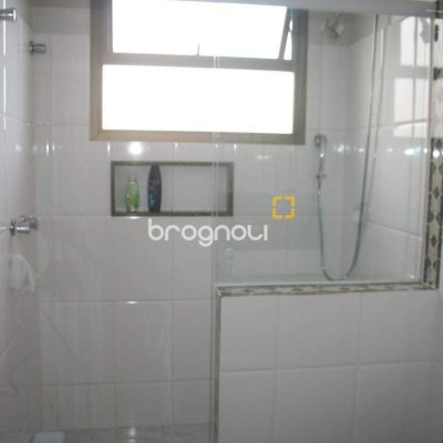 Apartamento com 264m², 4 quartos (sendo 2 suítes), 2 garagens, no bairro Agronômica em Florianópolis