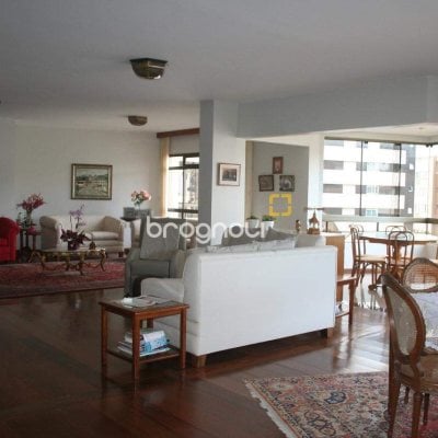 Apartamento com 264m², 4 quartos (sendo 2 suítes), 2 garagens, no bairro Agronômica em Florianópolis