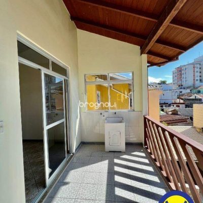 Casa com 239m², 4 quartos (sendo 2 suítes), 2 garagens, no bairro Jardim Atlântico em Florianópolis