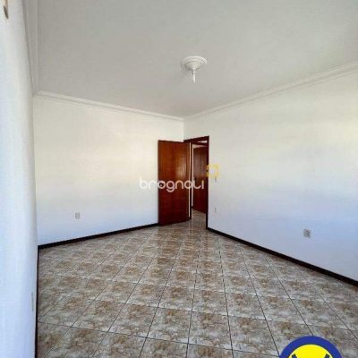 Casa com 239m², 4 quartos (sendo 2 suítes), 2 garagens, no bairro Jardim Atlântico em Florianópolis