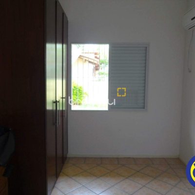 Casa com 151m², 3 quartos (sendo 3 suítes), 1 garagem, no bairro Jurerê Internacional em Florianópolis