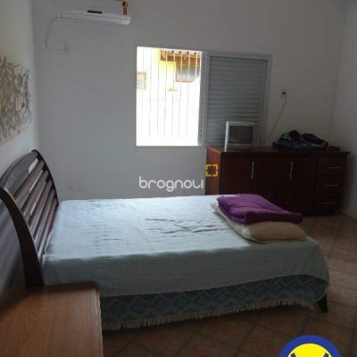 Casa com 151m², 3 quartos (sendo 3 suítes), 1 garagem, no bairro Jurerê Internacional em Florianópolis