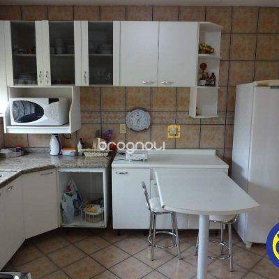Casa com 151m², 3 quartos (sendo 3 suítes), 1 garagem, no bairro Jurerê Internacional em Florianópolis
