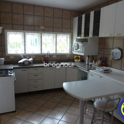 Casa com 151m², 3 quartos (sendo 3 suítes), 1 garagem, no bairro Jurerê Internacional em Florianópolis