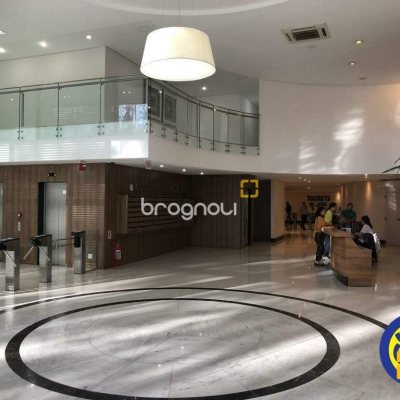 Sala com 32m², 1 garagem, no bairro Itacorubi em Florianópolis