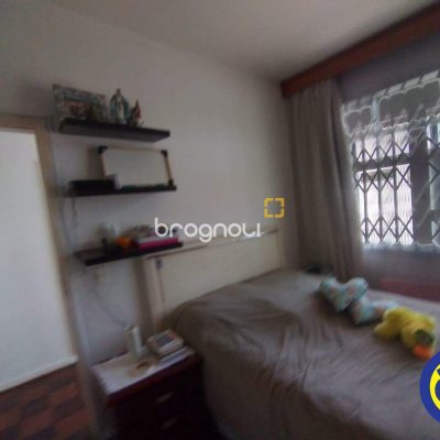 Casa com 330m², 5 quartos, 2 garagens, no bairro Balneário em Florianópolis
