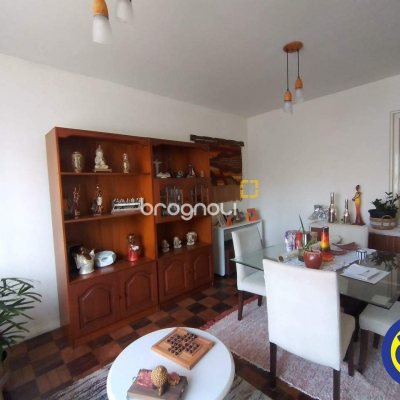 Casa com 330m², 5 quartos, 2 garagens, no bairro Balneário em Florianópolis