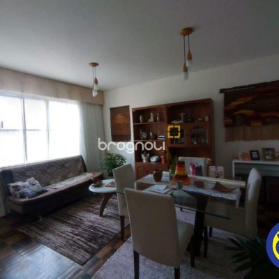 Casa com 330m², 5 quartos, 2 garagens, no bairro Balneário em Florianópolis