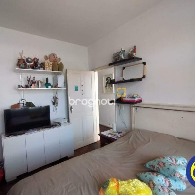 Casa com 330m², 5 quartos, 2 garagens, no bairro Balneário em Florianópolis