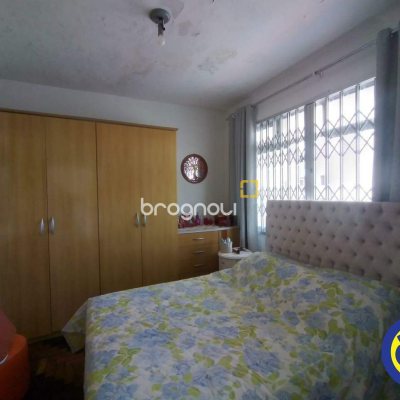 Casa com 330m², 5 quartos, 2 garagens, no bairro Balneário em Florianópolis