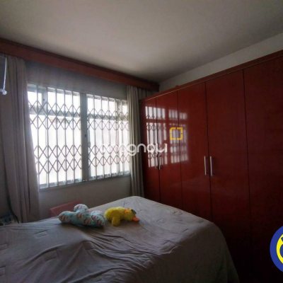 Casa com 330m², 5 quartos, 2 garagens, no bairro Balneário em Florianópolis