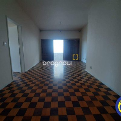 Casa com 185m², 4 quartos, 2 garagens, no bairro Agronômica em Florianópolis