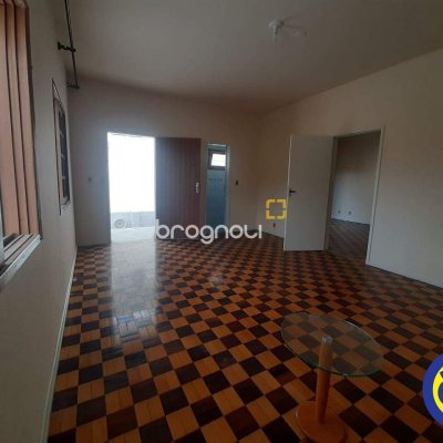 Casa com 185m², 4 quartos, 2 garagens, no bairro Agronômica em Florianópolis