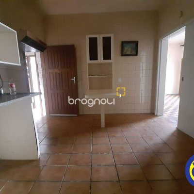 Casa com 185m², 4 quartos, 2 garagens, no bairro Agronômica em Florianópolis