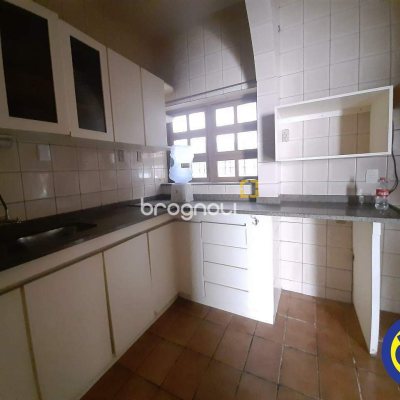Casa com 185m², 4 quartos, 2 garagens, no bairro Agronômica em Florianópolis