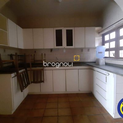 Casa com 185m², 4 quartos, 2 garagens, no bairro Agronômica em Florianópolis