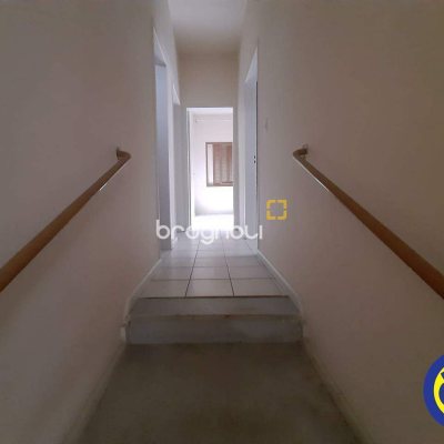 Casa com 185m², 4 quartos, 2 garagens, no bairro Agronômica em Florianópolis