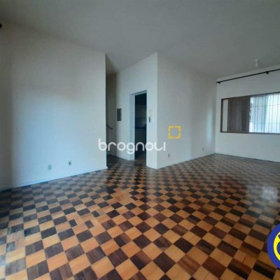 Casa com 185m², 4 quartos, 2 garagens, no bairro Agronômica em Florianópolis