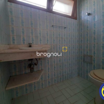 Casa com 185m², 4 quartos, 2 garagens, no bairro Agronômica em Florianópolis