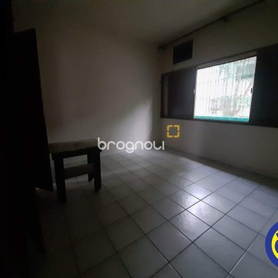 Casa com 185m², 4 quartos, 2 garagens, no bairro Agronômica em Florianópolis