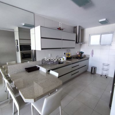 Apartamento com 95m², 3 quartos (sendo 1 suíte), 2 garagens, no bairro Ingleses em Florianópolis