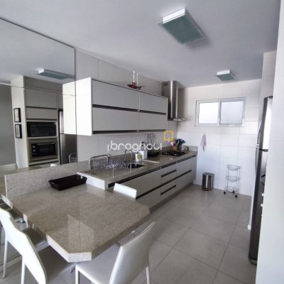 Apartamento com 95m², 3 quartos (sendo 1 suíte), 2 garagens, no bairro Ingleses em Florianópolis