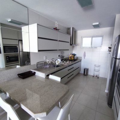 Apartamento com 95m², 3 quartos (sendo 1 suíte), 2 garagens, no bairro Ingleses em Florianópolis