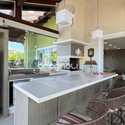 Cobertura com 406m², 4 quartos (sendo 4 suítes), 5 garagens, no bairro Santinho em Florianópolis
