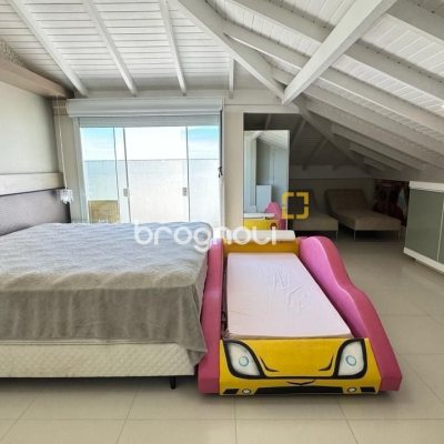 Cobertura com 406m², 4 quartos (sendo 4 suítes), 5 garagens, no bairro Santinho em Florianópolis