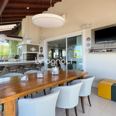 Cobertura com 406m², 4 quartos (sendo 4 suítes), 5 garagens, no bairro Santinho em Florianópolis