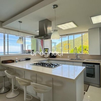 Cobertura com 406m², 4 quartos (sendo 4 suítes), 5 garagens, no bairro Santinho em Florianópolis