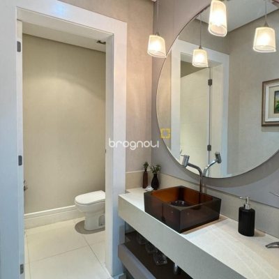 Cobertura com 406m², 4 quartos (sendo 4 suítes), 5 garagens, no bairro Santinho em Florianópolis