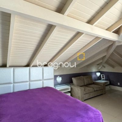 Cobertura com 406m², 4 quartos (sendo 4 suítes), 5 garagens, no bairro Santinho em Florianópolis