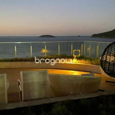 Apartamento com 180m², 3 quartos (sendo 3 suítes), 3 garagens, no bairro Ingleses em Florianópolis